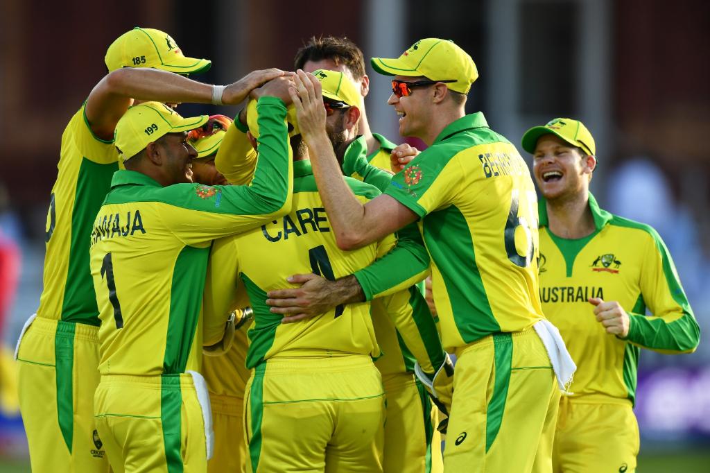 ICC's tweet photo. Wickets are tumbling and Australia are on top at Lord's! 🔥 

New Zealand require 100 runs off 53 balls with just one wicket  in hand. 

#NZvAUS | #CmonAussie | #BackTheBlackCaps | #CWC19 https://t.co/somv2lhGub