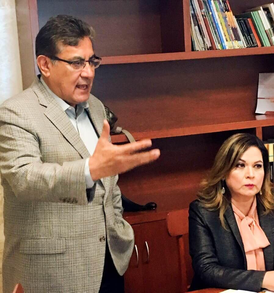 SNTESECCION2MXL's tweet photo. ✔#SnteFIL 📚
🔘 En ruta de generar teoría pedagógica nacional 👉#SNTE impulsa libros de maestros: de mexicanos 🇲🇽 para mexicanos 🔘 Alista participación en Feria del Libro @IPN_MX 📔
#FelizSábado México #sdforo #AustrianGP CDMX #Huawei Monterrey #sinaloa #JMChim #Popocatépetl https://t.co/2XmH6apaFt