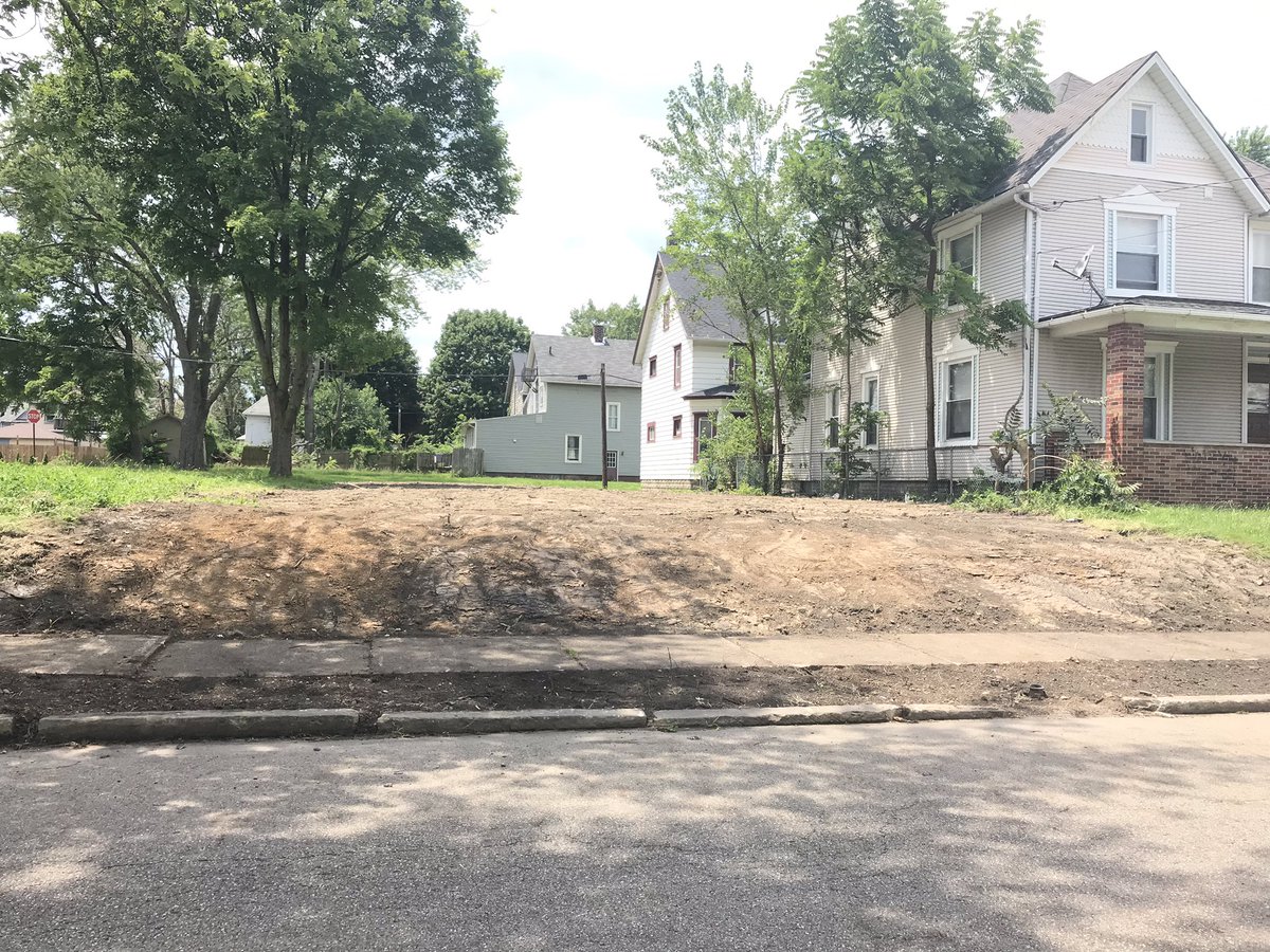JRRinaldiEMC's tweet photo. #onehouseatatime #canton #civicpride https://t.co/HCSzNerJuj
