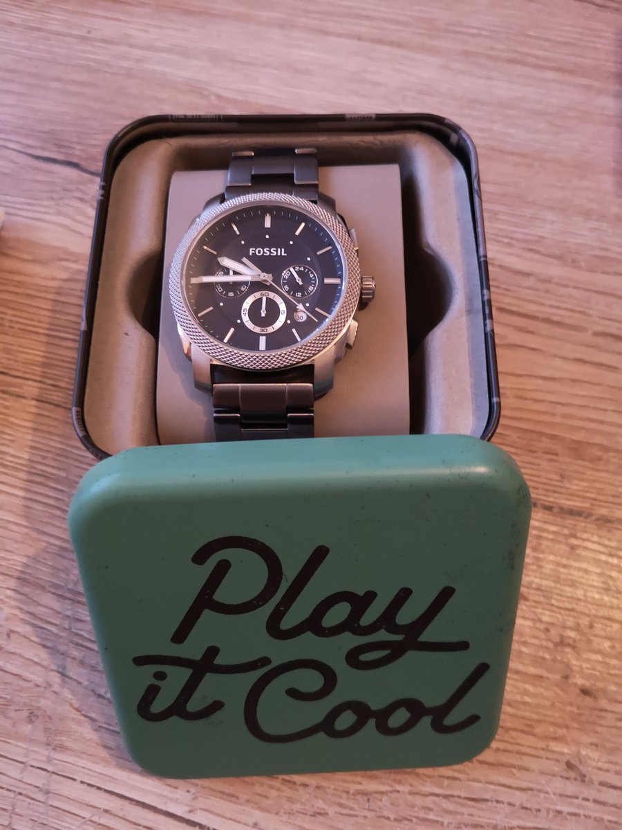 cloudxhope90's tweet photo. Shopping Resultat von heute..... meeeegaaaa Happy mit meiner Ausbeute 😍😍 mit @HatterMimi

#fossil #newyorker #shopping #Dortmund https://t.co/3YcyrCRhuB