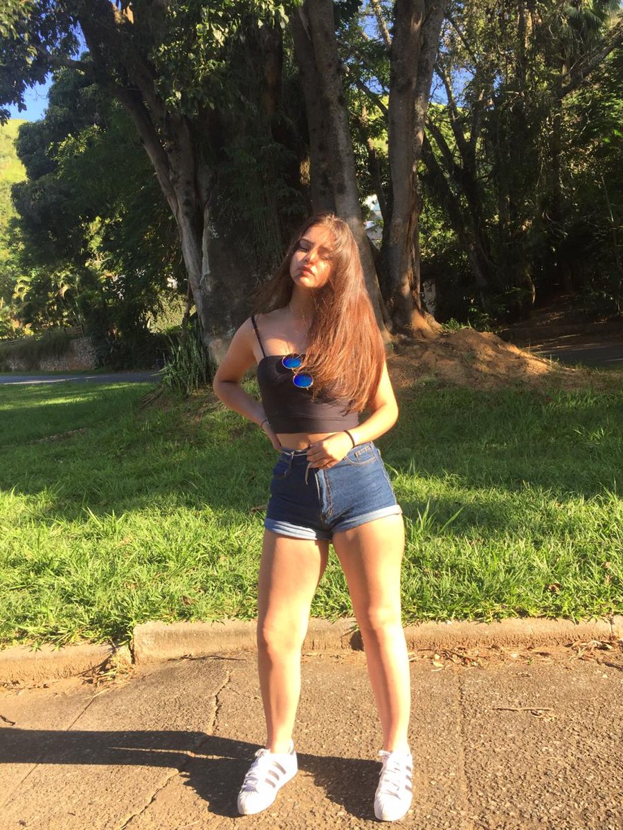 Vassouras3's tweet photo. Você é uma garota incrível!! Vá e conquiste o mundo!!!🍃♥️
@Natyguerra24 https://t.co/51ZkY13dQm