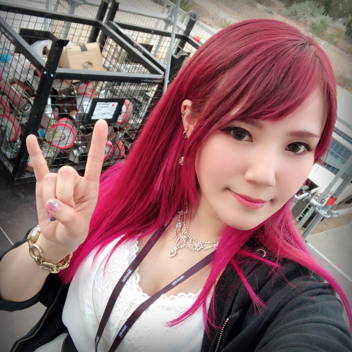 Rosana Miho Lovebites Going On In A Minutes Live At Download Madrid Are You Ready To Metal Download Madrid まもなく本番です かますぜ Downloadmadrid Lovebites T Co Ja8k14mvpe