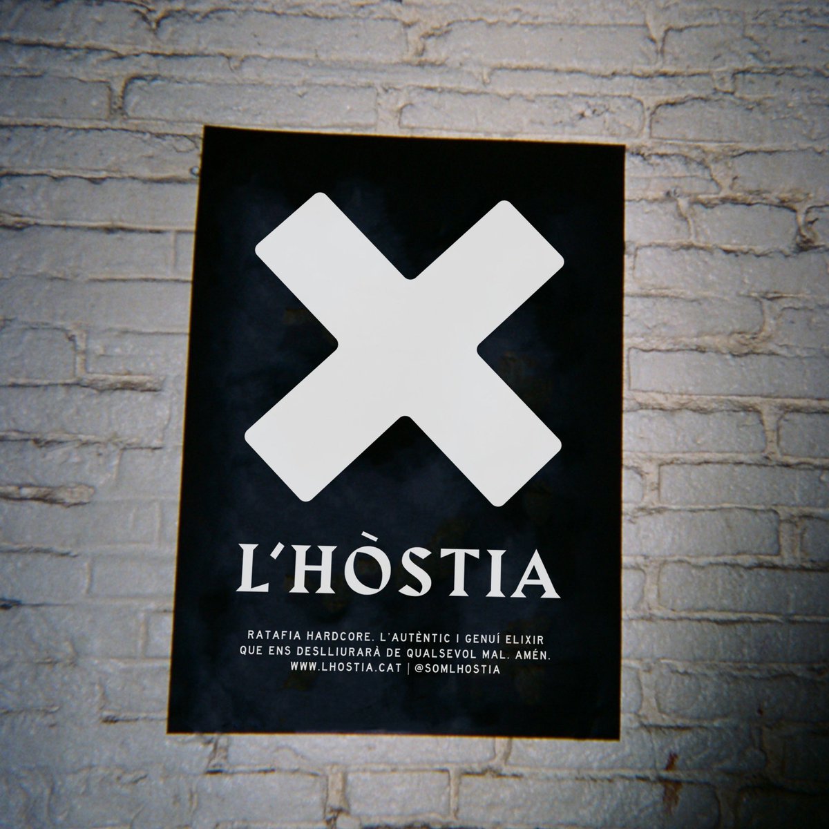 Que la #ratafia sigui amb vosaltres, i amb el vostre esperit. Mamem. ✖️🤟🏼 Avui pengem cartell hardcore al <a href="/Festival_Era/">Era Electrònica "Pool Party" 2019</a> de Llagostera. #MossènHilari, música electrònica, una piscina i litres de #LHòstia. Veniu o cremeu a l'infern! 🔥#ratafiahardcore #ratafiaomort #canvirgili