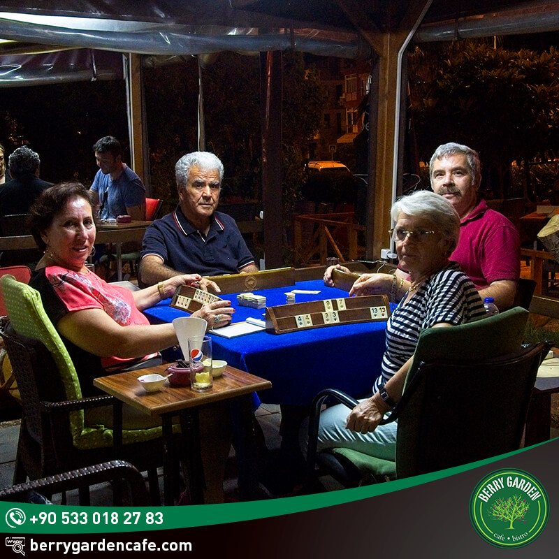 Keyifli zamanlarınızın adresi 😎
.
Berry Garden Cafe&amp;Bistro evinizin bahçesi 😍
.
.
☎ 0(242) 228 19 66
.
. 
#berrygardencafe #antalya #konyaaltı #cafe #oyun #yemek #bistro #kahve #çay #konyaaltıplajı #konyaaltıkentmeydanı #kafe #coffee #coffeetime