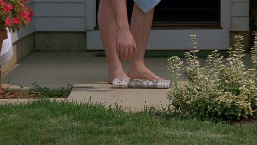 SamRossiOH's tweet image. While we’re all still trying to process the news of the @vindicator closing shop, let’s remember The Vindicator lives on every time we watch the film Goodfellas. 

Yes, that’s a morning edition of #TheVindicator Henry Hill’s pick up in the film’s closing scene. #Youngstown