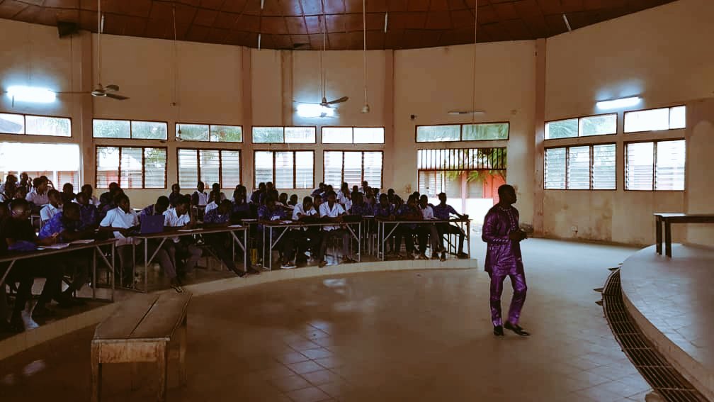 isocbenin's tweet image. Les étudiants de l'#INSTI #Lokossa ont eu droit à un entretien ce jour avec le Chapitre d'@isocbenin sur la #Vision, les #Missions et les  #opportunités que présente #InternetSociety pour la jeunesse.  

#Roland_Deguenonvo a dirigé la séance - #shapetomorrow #YouthInIGF #BeninNum