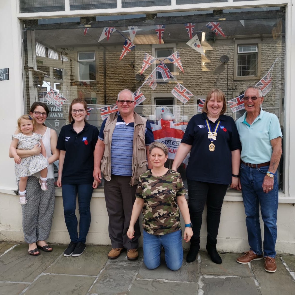 BandDRBL's tweet photo. Brilliant turnout at @No41earby for armed forced day, raising £50 for Barnoldswick Poppy Appeal @bandepoppy @annmariebenford @ChloePorsche97 🌺🇬🇧 #armedforcesday #armedforcesday2019 #poppyappeal https://t.co/etRJha0SYI