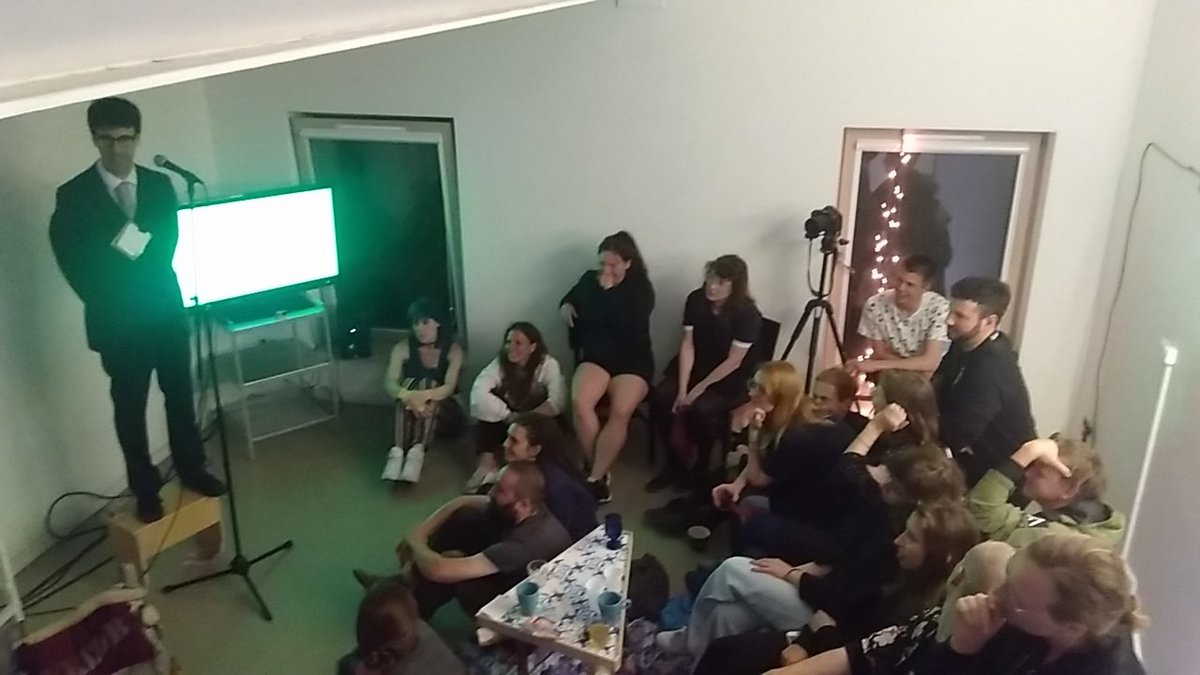 Room4Error's tweet photo. 23.51 and still here. #SeriousIntrospection https://t.co/GIDENjx2te