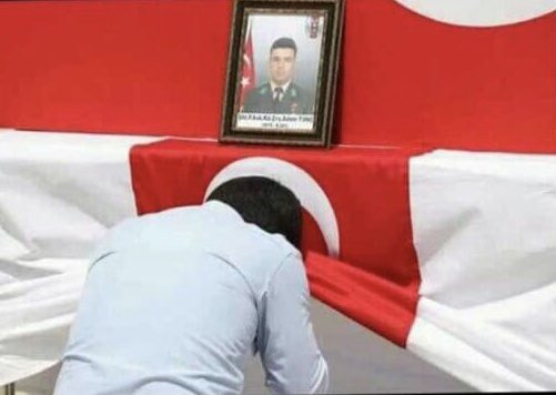 Al kanımla dalgalansın bayrağım
Bin can verem,vatan kalsın toprağım
Vatan sağ oldukça bil ki ben sağım
Ahmet şehit,Ali şehit,ben şehit.

#RuhunŞadOlsun