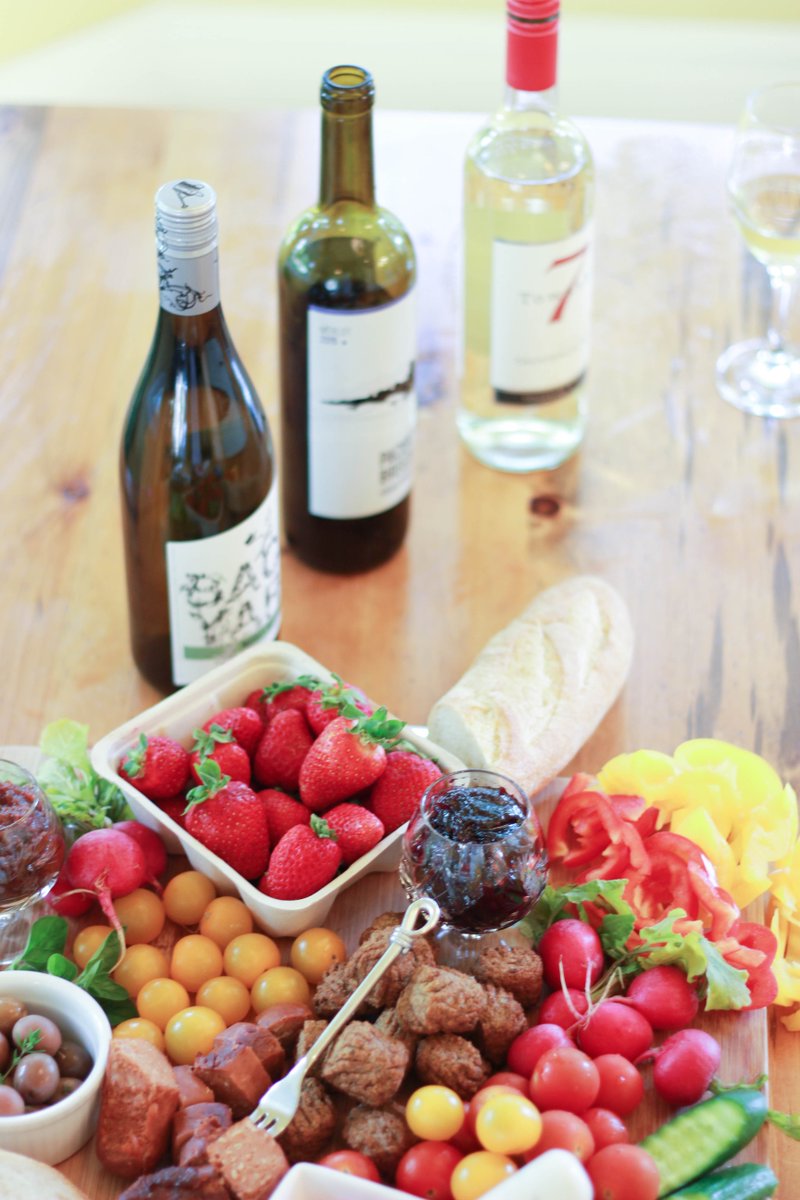 BCWine's tweet photo. Vegan? We have a #BCwine for that. Try our vegan charcuterie board with local #BCwines to pair from the #FraserValley region.
Lifestyle, guest blogger @krystintysire shares her research and knowledge. Some lovely tips here! https://t.co/VROq8dC4uL