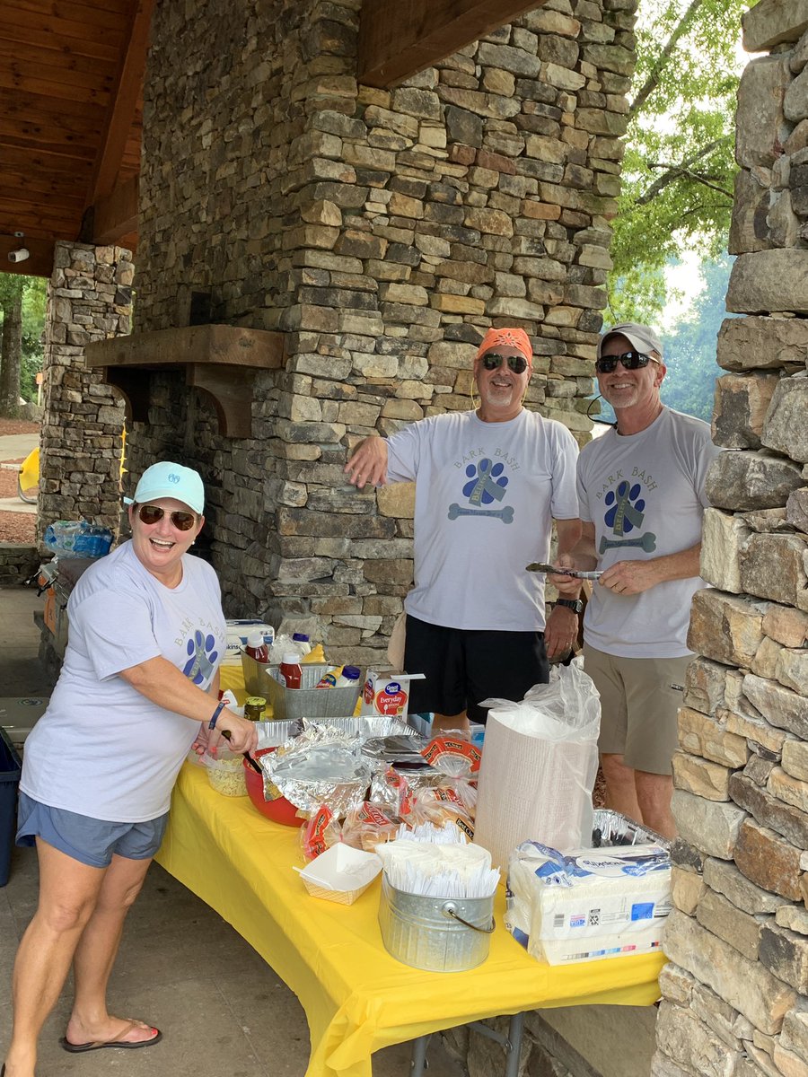 TraciBlackburnB's tweet photo. It’s almost time! Bark Bash #teammasonstrong https://t.co/0BTjdv4p0A
