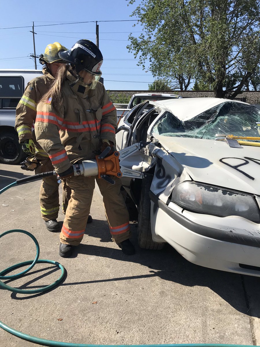 PDXFire's tweet photo. Thanks to Commissioner Hardesty for motivating young women to blaze their path as firefighters! Portland Metro Fire Camp #shefightsfire https://t.co/pCtODRmk5v