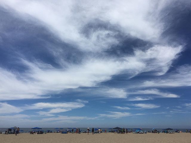 Swanson6676's tweet photo. Good day...
#beachday #socal #huntingtonbeach #hb #tower15 https://t.co/RvqeDlW2uJ https://t.co/h0PC7Fxos2