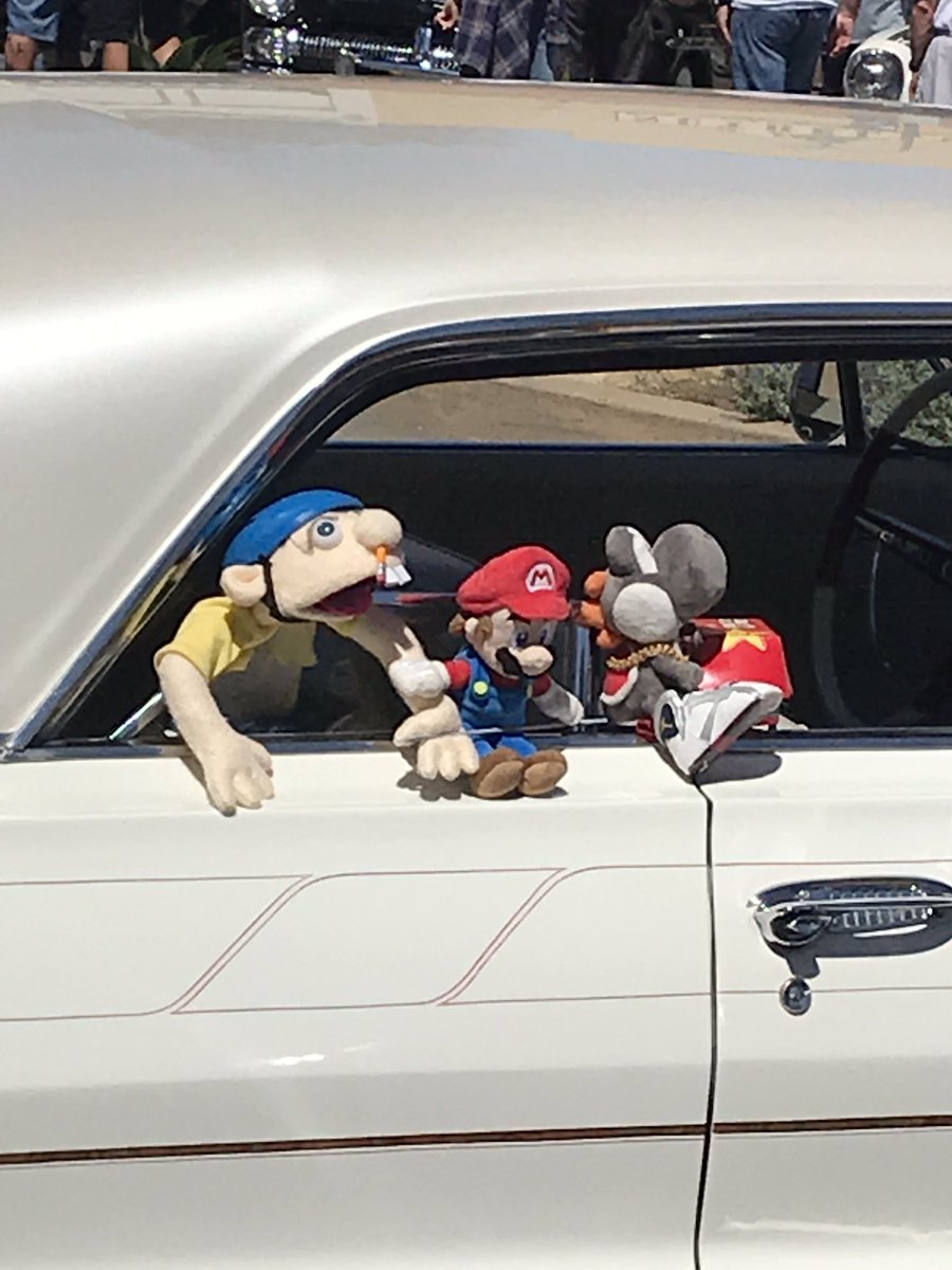 Myles_AlfamaYT's tweet photo. @JimenezChilly hey Chilly I found Jeffy, Mario and Black Yoshi in the hood of the back of this car in my town national car show every year 😂😂 https://t.co/qTW7zfeSlM