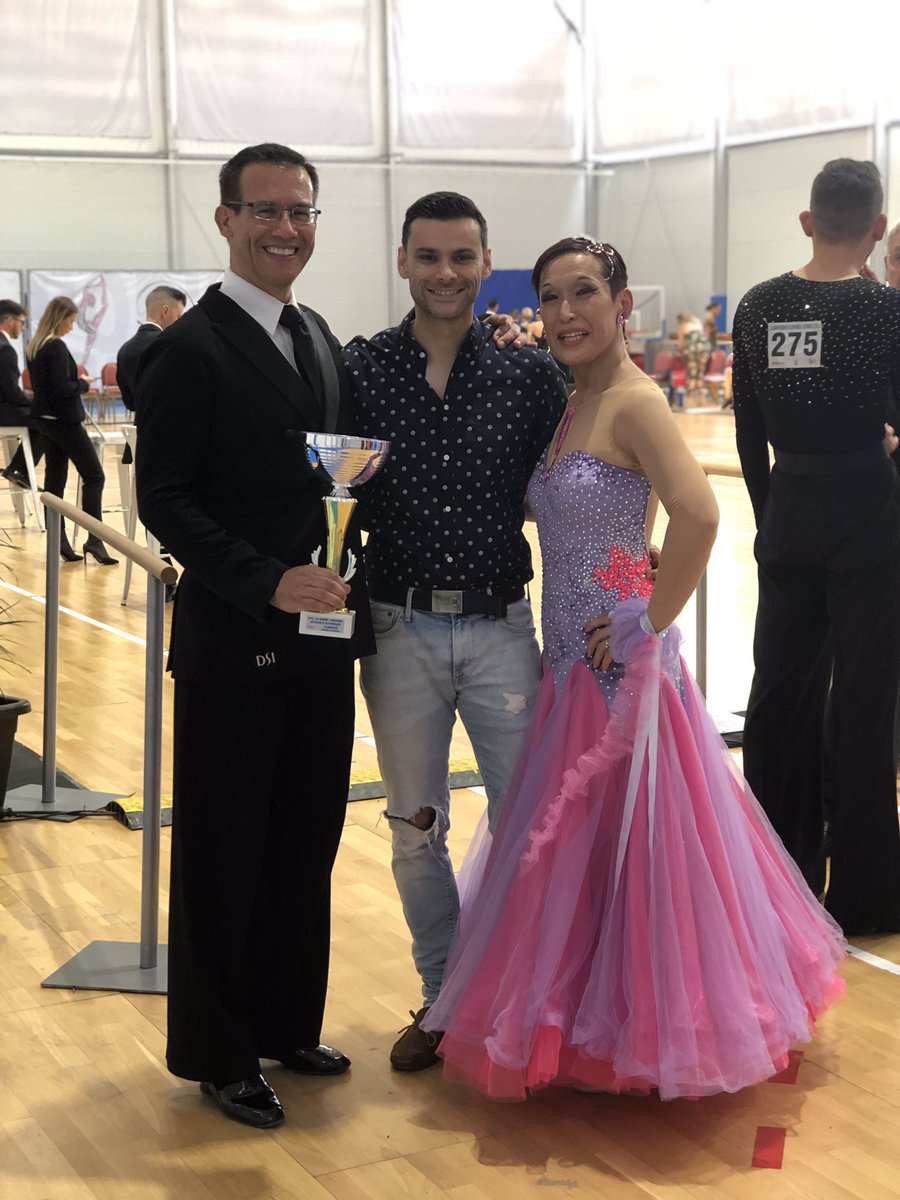 GlobalDance_'s tweet photo. GLOBAL DANCE CAMPEONES DE ESPAÑA STANDARD 2019 Sen2 AN!! 🏆👏🏼💪🏼😃🍾🎉🔝 Enhorabuena Takako &amp; Chris!!! Todo esfuerzo, dedicación y trabajo contante tiene premio!! #campeones #bailedeportivo #campeonatoespaña2019 #febd #clasesdebailemadrid #globaldance #escuelabailemadrid https://t.co/cWsMtt6y6Q