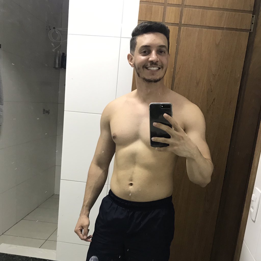 EricEnrique13's tweet photo. 🍪 sério ou 🍪 com sorrisinho? https://t.co/PBH5MA3hS7