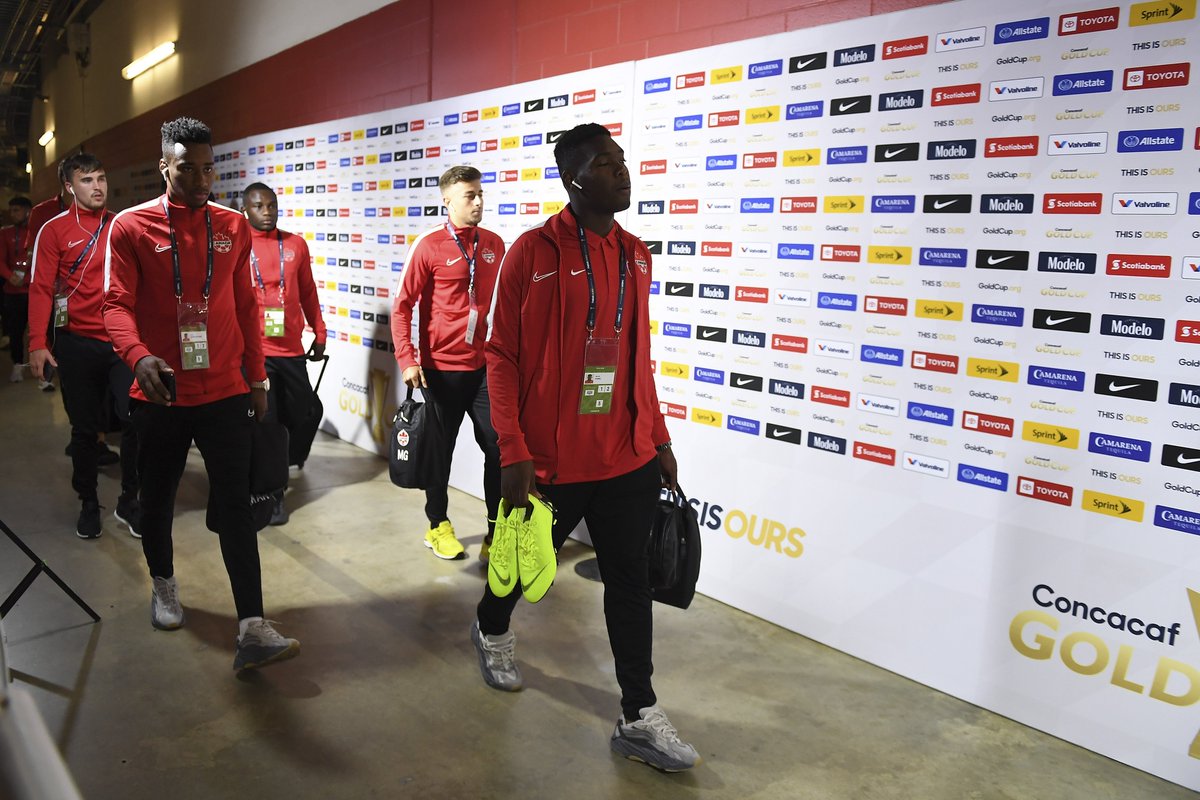 CanadaSoccerEN's tweet photo. @GoldCup ๐ธ ๐ธ๐ธ
#CANMNT are in the building! ๐๐
๐จ๐ฆ v ๐ญ๐น live across the nation on TSN at 7PM ET / 4PM PT.
#AllesLesRouges https://t.co/TXbmLZ5G5V
