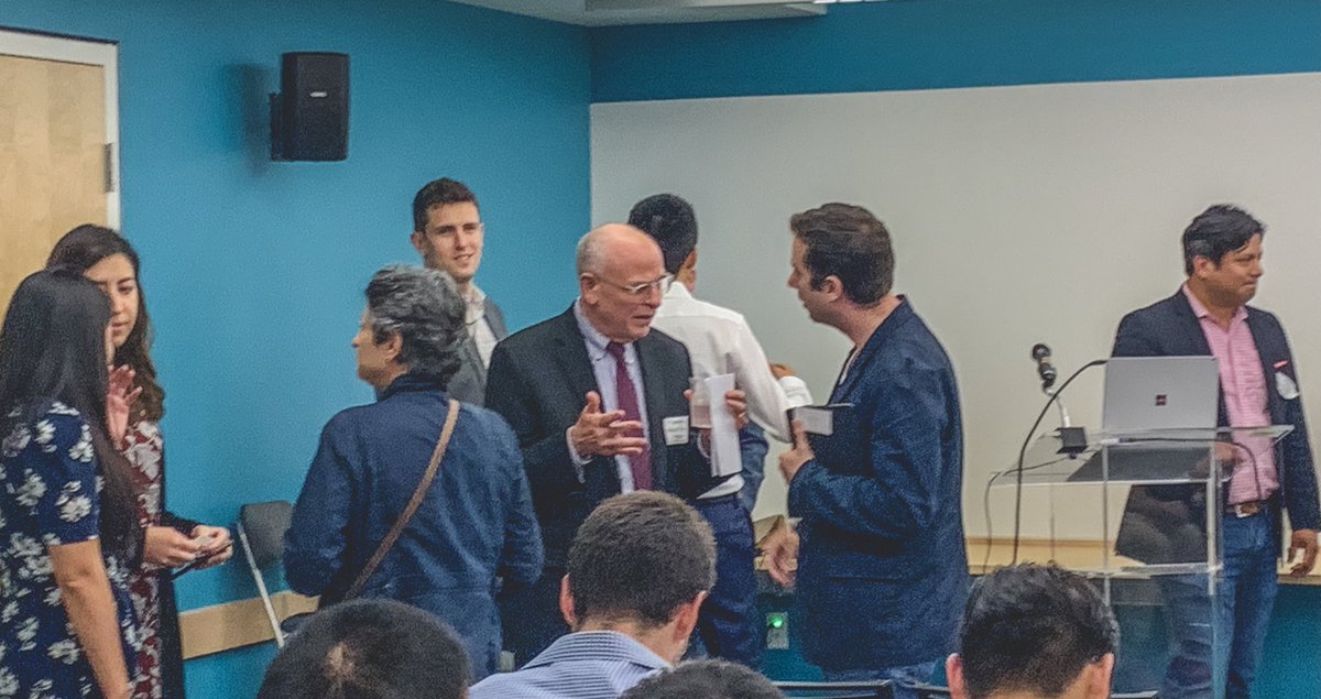 🔺Demo Day🔺 we have the honor to welcome the 🇲🇽 Mexican Consul in #Boston <a href="/afierrog/">alberto fierro</a> where he opened the floor with a welcome words to the audience and judges. 
📌We are very thankful for his and the consulate members for their continuous  participation and support #AccelHUB 🙏🏽✨