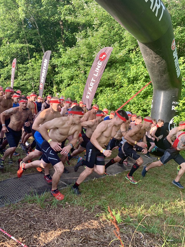 GroundPoundr11's tweet photo. Great day of racing at #spartanWashingtonDC !! Challenging course full of rolling hills and not much flat running, surprisingly. Great job @SpartanRace. Decided to #backtobackracing in elite and A/G!! #spartanathlete #spartanstrong https://t.co/jq1wnUmI4o