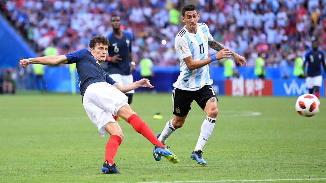 lnstantFoot's tweet photo. Il y a un an jour pour jour, Benjamin Pavard inscrivait un but exceptionnel face à l'Argentine 🤩☄️

"SECOND POTEAU PAVAAAAAAAAAAAAAAAAAARD" 😍 https://t.co/H7BcxaTKPo