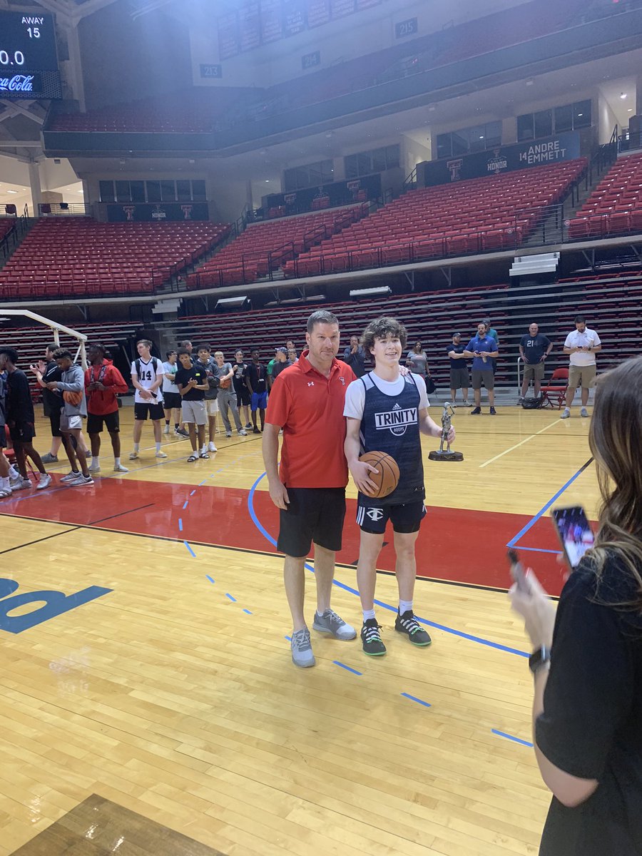Runnin_Lions's tweet photo. Best shooter in West Texas and best shooter at the Texas Tech team camp. Congrats Ethan Duncan #therunninlionway #madeinJune #lockin @bg29forlife @RandyRosetta @323Lions @LoneStarVarsity @806hssc @CoachDuncan323 https://t.co/7QPZl7E4fE