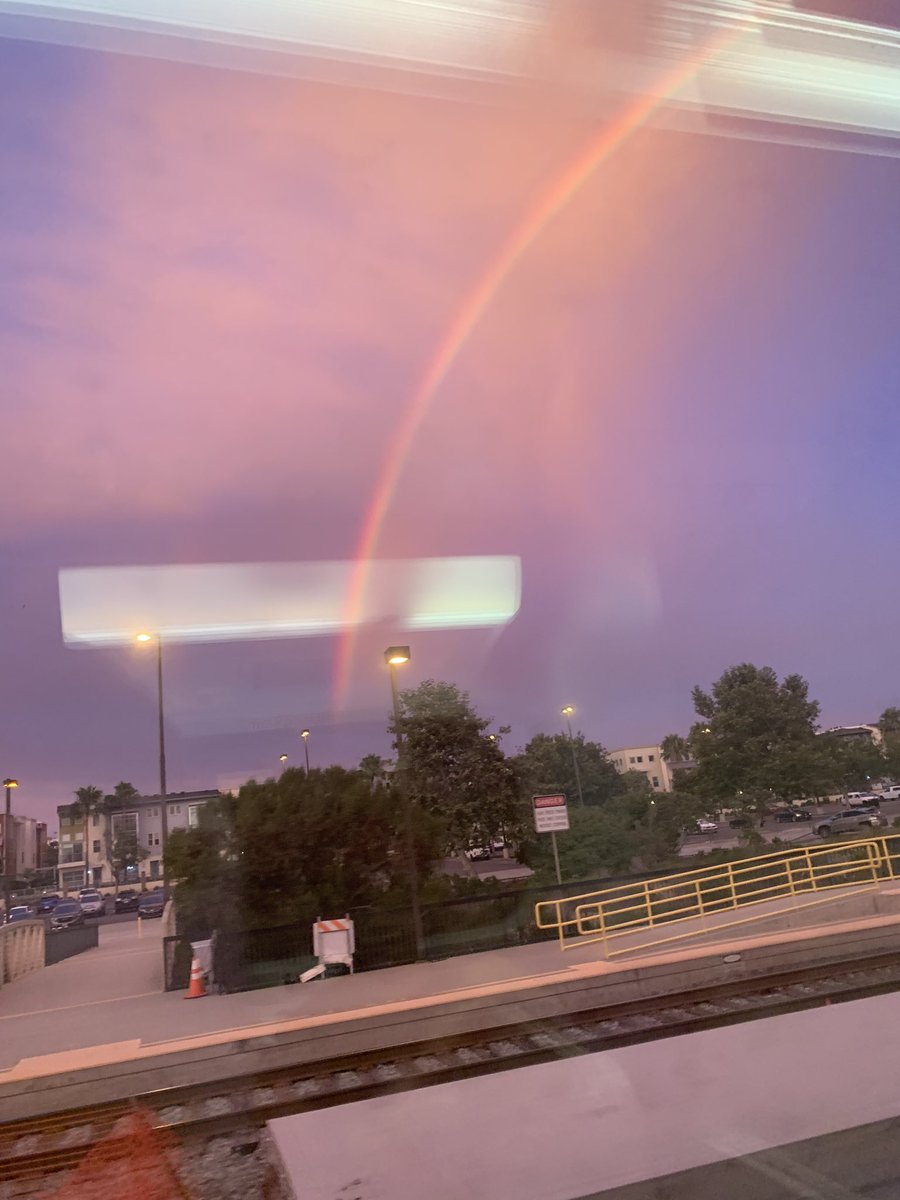 HoustonSmith3's tweet photo. Agree. @spann check out this full rainbow. #rainbow #Encinitas - Caught it on train, so could only recreate in two photos, one thru window and other at a stop: https://t.co/Z83dsEUNS4