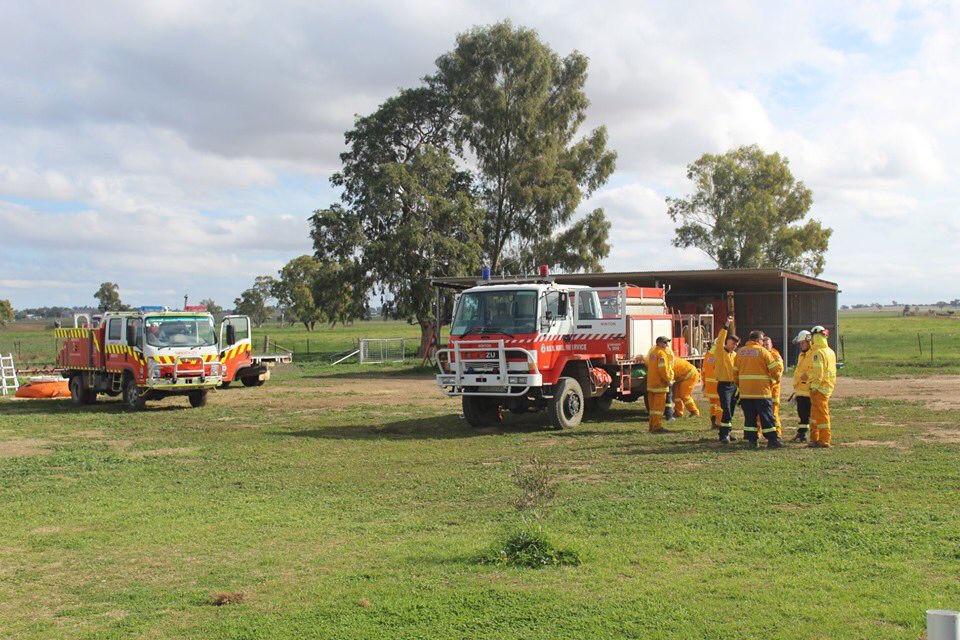 mickdw82's tweet image. Congratulations to the latest @NSWRFS #TamworthNSW volunteers who are about to complete their Basic Fire Fighter course @calrossy #TangaraTradeTrainingCentre. Thank you to the members of the #PandF who gave their time to prepare morning tea and lunch.