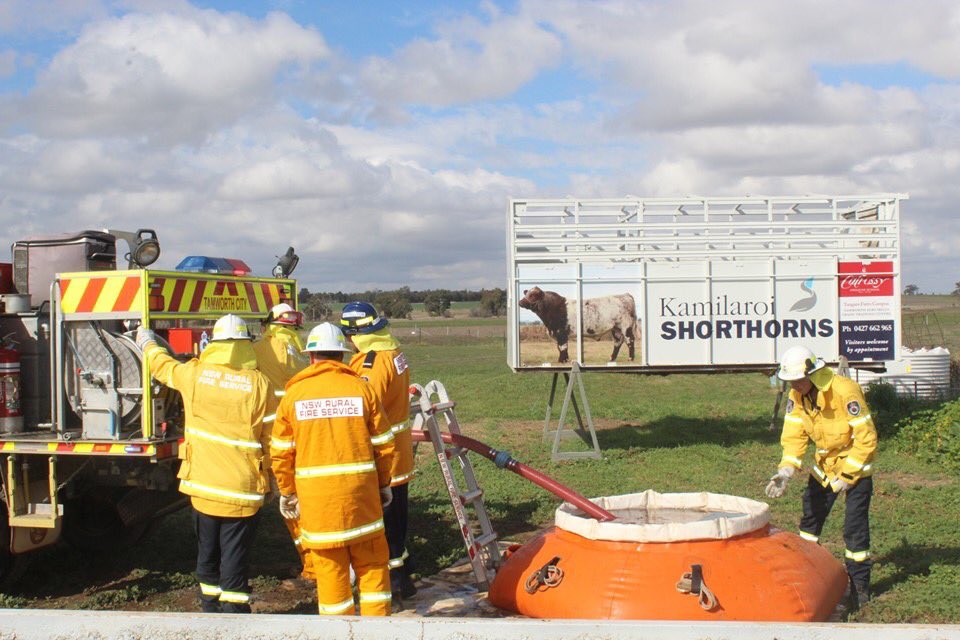 mickdw82's tweet image. Congratulations to the latest @NSWRFS #TamworthNSW volunteers who are about to complete their Basic Fire Fighter course @calrossy #TangaraTradeTrainingCentre. Thank you to the members of the #PandF who gave their time to prepare morning tea and lunch.