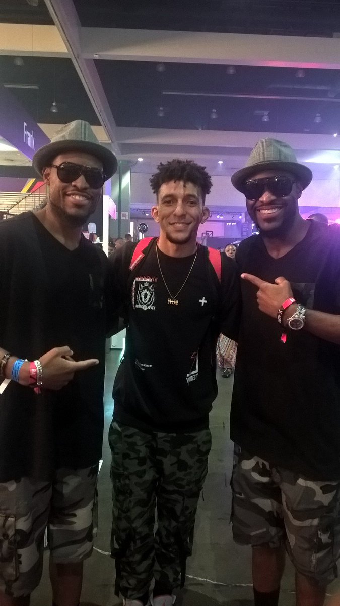 MALLTWINSAC's tweet photo. @MALLTWINS @KhleoThomas @BETExperience #KhleoThomas #BetExperience #HolesMovie #RollBounce #EverythingWeDoIsLegendary💯 https://t.co/IyMPaEQdGP