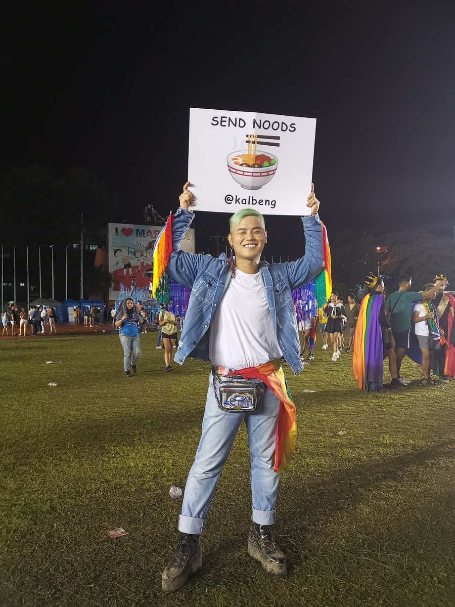kalbeng's tweet photo. Intense ng pride! 🌈 Kahit gaano kasiksikan, gaano man umulan, di bale na. Masaya naman! Thank you @mmprideorg for another awesome year! #ResistTogether
Also, anyone who might have seen me? DMs are open! Send me noods! 🍜 #LandiTogether https://t.co/77Li7NP1qL