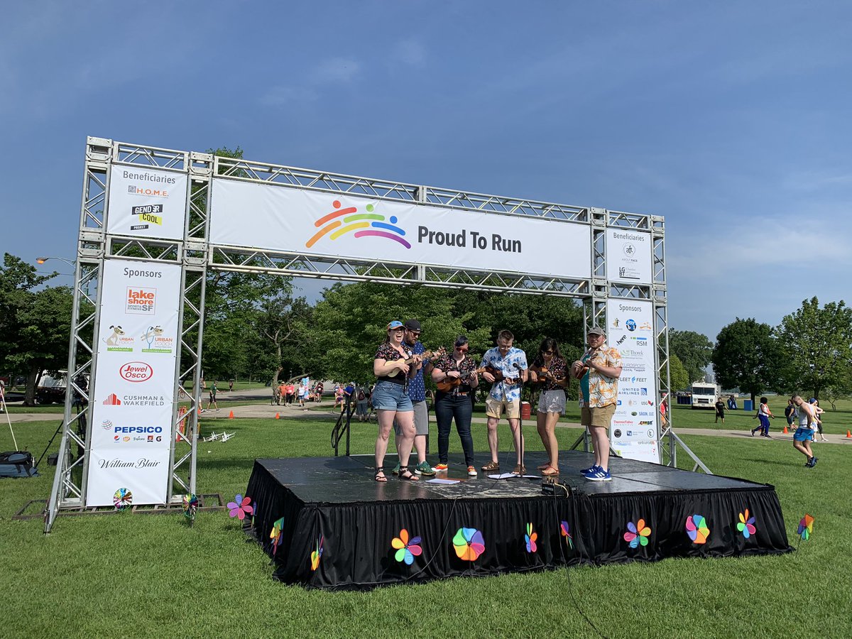 OutRunnersHK's tweet photo. Glad to see some of the runners took part in the annual #priderun around the places.
#proudtorun #runforward #outrunnershk #prideday #pridechicago #pridesf #pridenyc #prideusa #LGBTI #Diversity #Inclusion #LoveisLove https://t.co/ApfywWsInZ