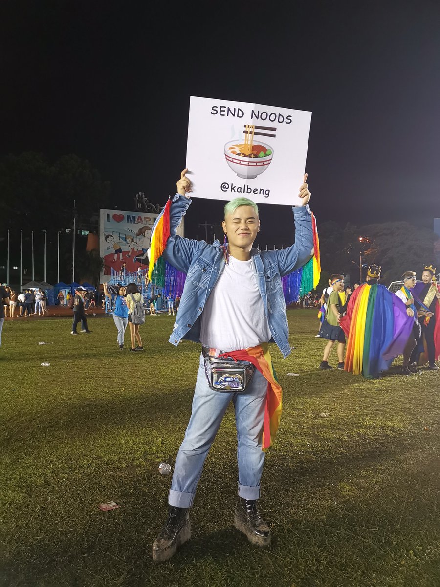 kalbeng's tweet photo. Intense ng pride! 🌈 Kahit gaano kasiksikan, gaano man umulan, di bale na. Masaya naman! Thank you @mmprideorg for another awesome year! #ResistTogether
Also, anyone who might have seen me? DMs are open! Send me noods! 🍜 #LandiTogether https://t.co/77Li7NP1qL