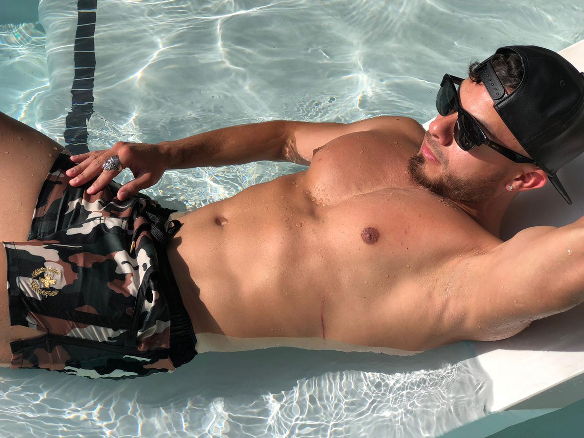 jivanfit's tweet photo. Summer is here guys. ☀️ Sporting my @andrewchristian
#SaturdayThoughts #texas #andrewchristianmodel #throphyboy #andrewchristian #influencer #aesthetics #muscle #model #fit #bodybuilding #sexy #malemodel #body #fashion #underwearmodel https://t.co/ibhlb3qsVm