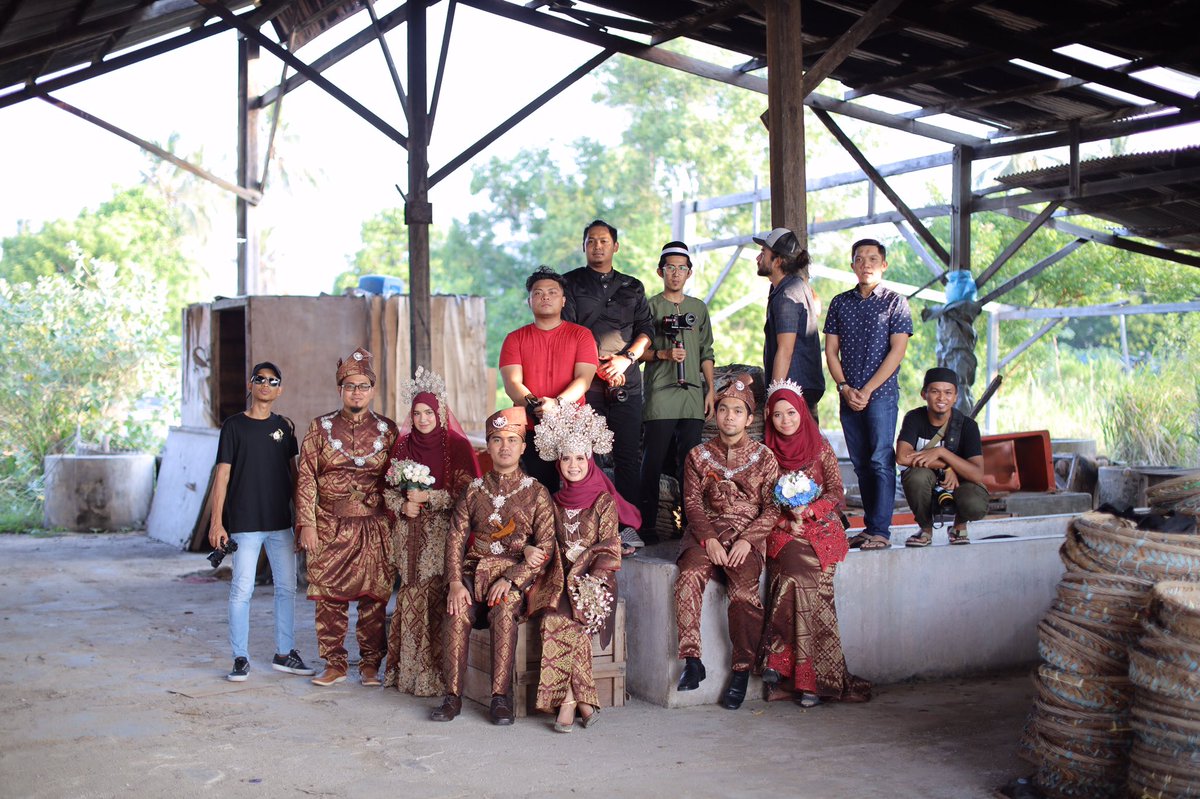 naim_asam's tweet photo. kebetulan shoot tempat sama pengantin 3 pasang ni warna sama dgn corak pun sama. pengantin okey je. terbaik... 🤣🤣🤣
@azrifitriiii @iametalogical @twt_fotografi @KuantanViral https://t.co/IgYD9djw9x
