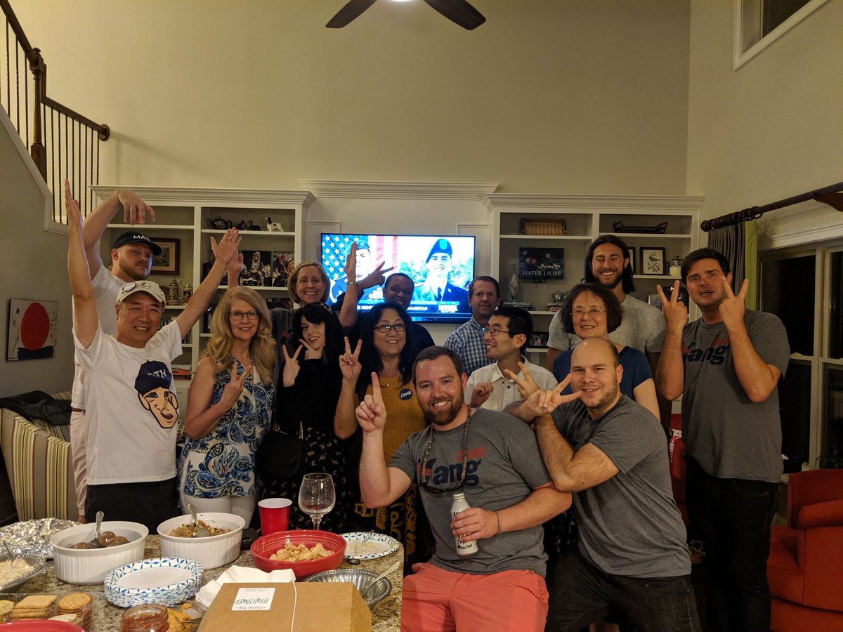 SCForYang's tweet photo. #YangGang2020 #yanggangsc Columbia chapter debate watch https://t.co/FLv2wFZnNl