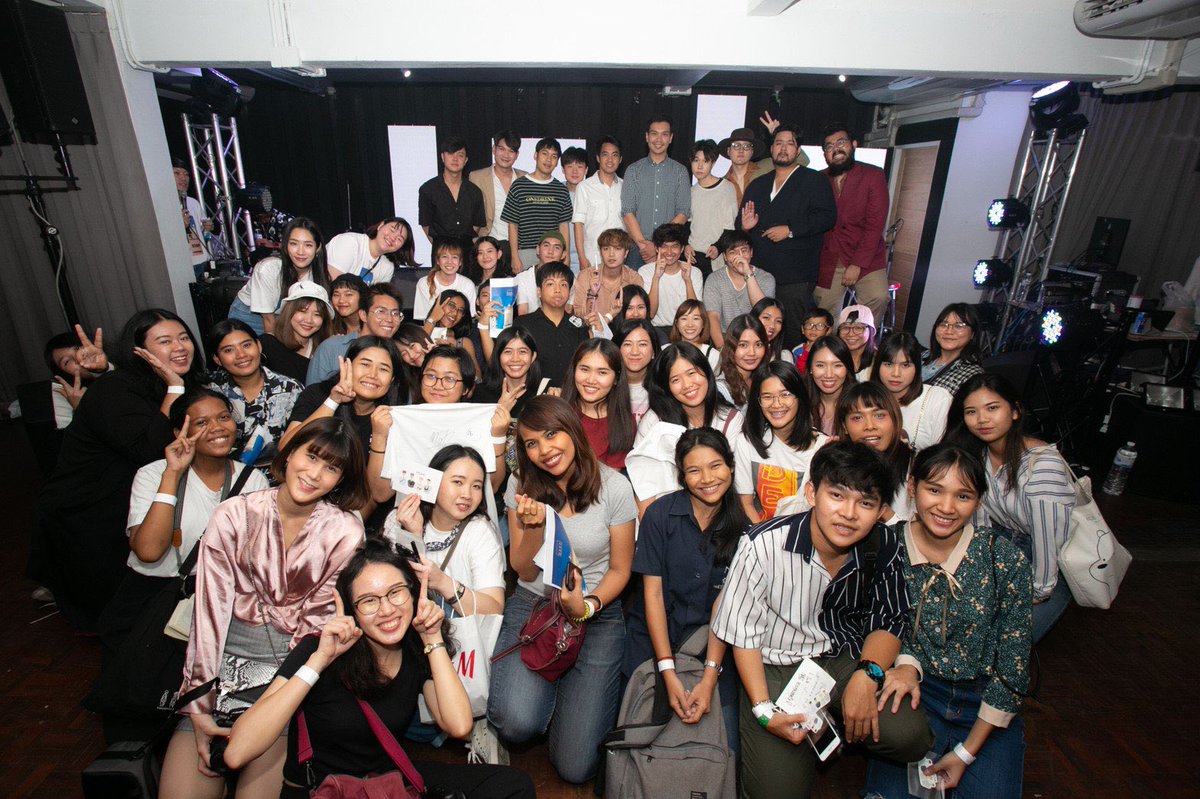 NadaoBangkok's tweet photo. ปาร์ตี้สนุกกันมั้ย😊 ขอบคุณที่มาหากันต์ และพี่ๆ วง The Kastle ด้วยน้า❤️

#nadaoartist 
#GunnJunhavat 
#Kopper #BandinBoxx
#BOXXsingDay #BoxxMusic 
#MuzikMove #OKD https://t.co/4iTEk80u6M