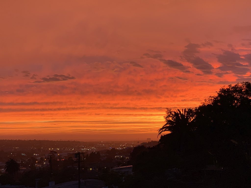 ScottRSwartz's tweet photo. @NWSSanDiego https://t.co/KHvh7G1sJm
