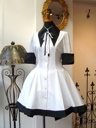あぎ Pe Twitter Bozの白軍服ワンピースが欲しかった W 再販しないかなぁ