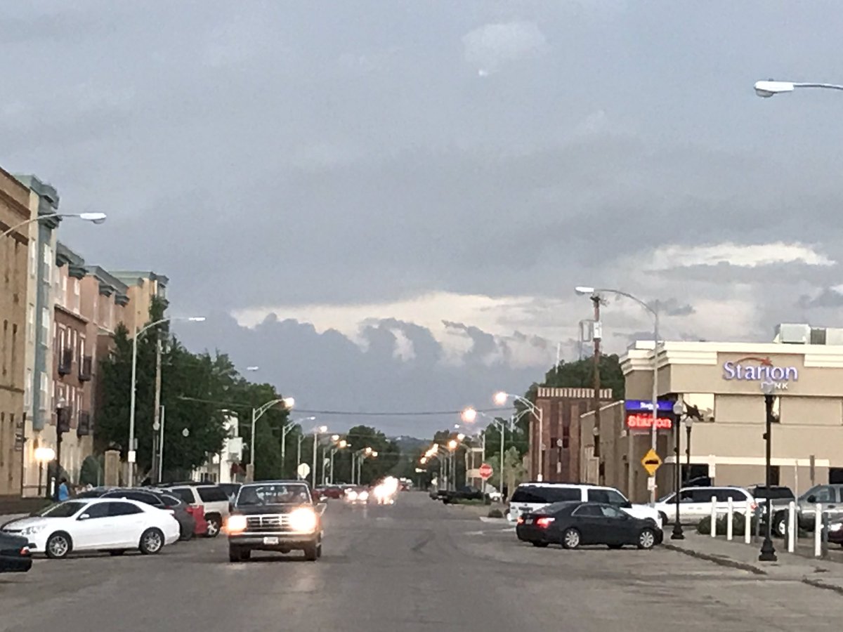 701style's tweet photo. @RyanDavidsonWX Kelvin Hemholz? Taken Sat night in #ND ahead of the storms. https://t.co/MYJFBihvza