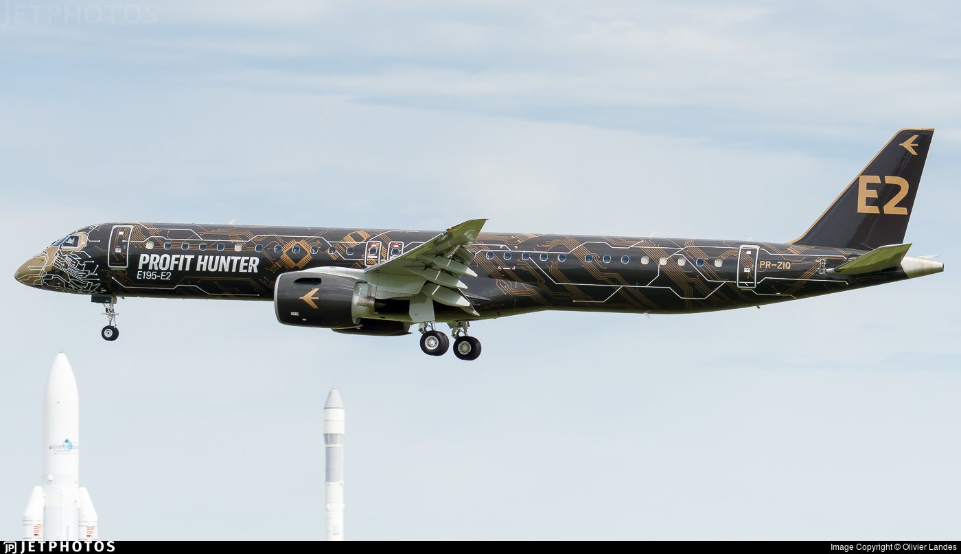 1/200 herpa エンブラエルE195-E2 テックライオン