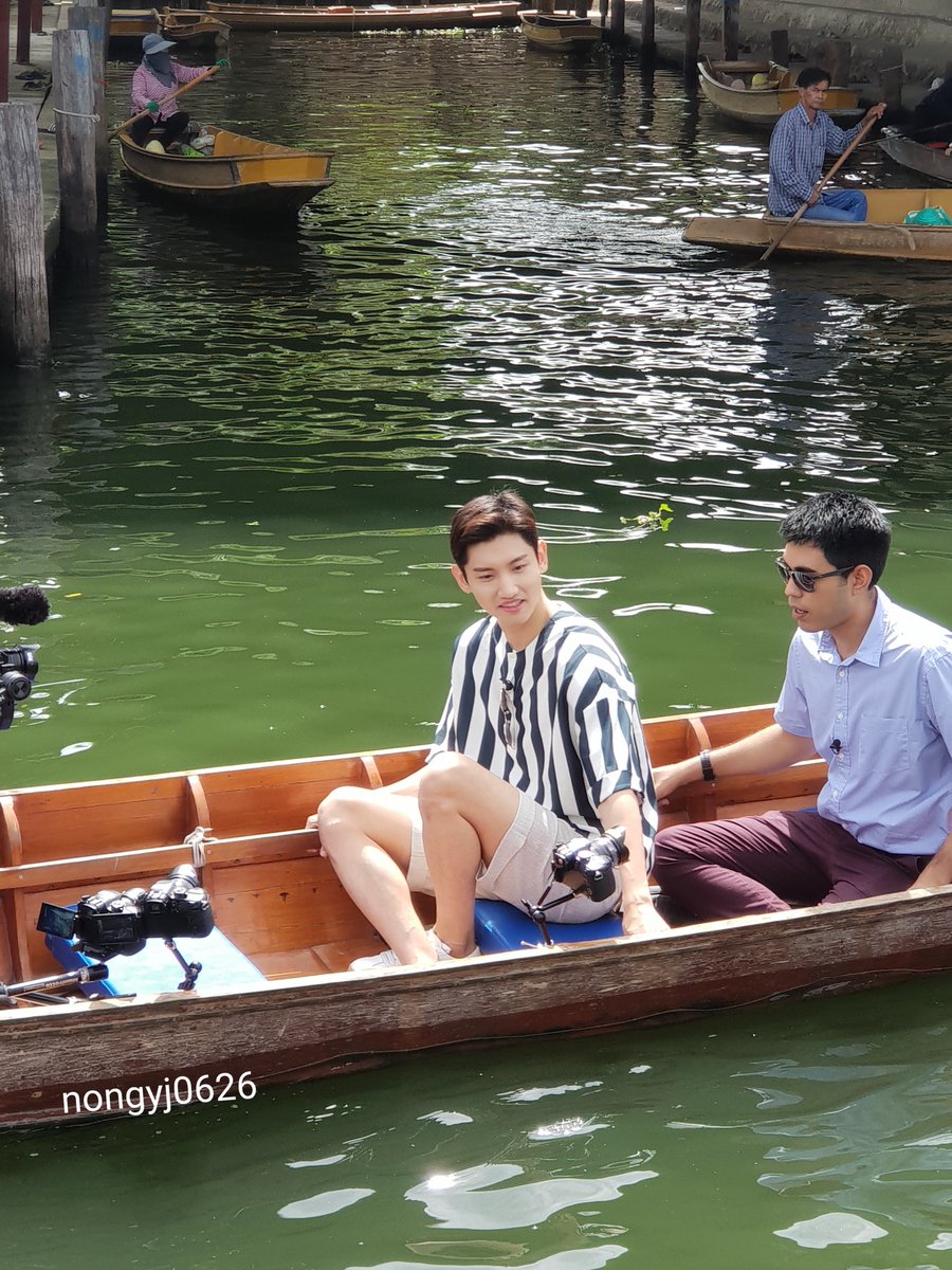 NongYJ0626's tweet photo. สุดหล่อขึ้นเรือออออ หล่อมาก น่ารักมากกกกกกกกกก ยิ้มแป้นเลย~ กินเยอะๆ มีความสุขให้มากๆ น้าาา~~ ❤

#Changmin #TVXQ! https://t.co/I6nah4QcRv