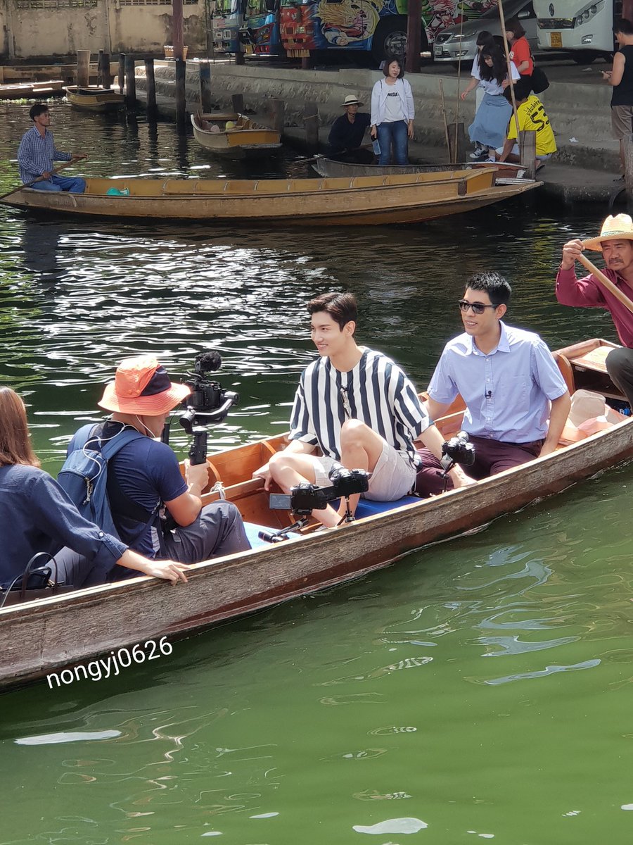 NongYJ0626's tweet photo. สุดหล่อขึ้นเรือออออ หล่อมาก น่ารักมากกกกกกกกกก ยิ้มแป้นเลย~ กินเยอะๆ มีความสุขให้มากๆ น้าาา~~ ❤

#Changmin #TVXQ! https://t.co/I6nah4QcRv