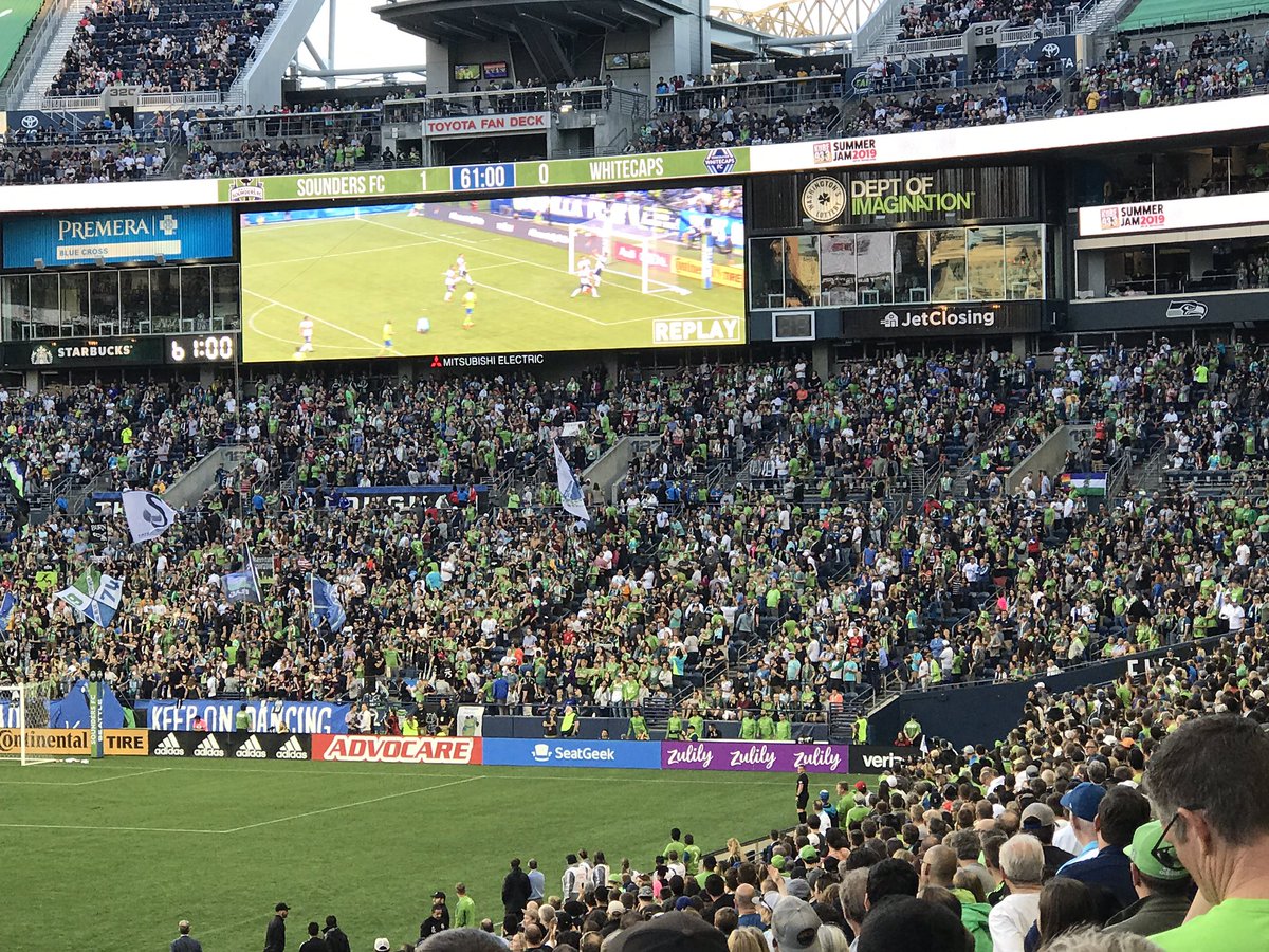 asudevil's tweet photo. Take a goal away from 16 yr old?  Shame on you @MLS #SoundersNothingStopsUs bummed with @jeremylos https://t.co/HPnsSKWZgA