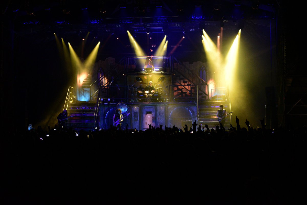 Dokk'em Open Air 2019 gaat de boeken in als de drukste, warmste en misschien ook wel de gezelligste editie tot nu toe! Een diepe buiging voor alle 140 vrijwilligers die zó hard hebben gewerkt in deze extreme hitte. Foto's e.d. volgen snel. Wel thuis!