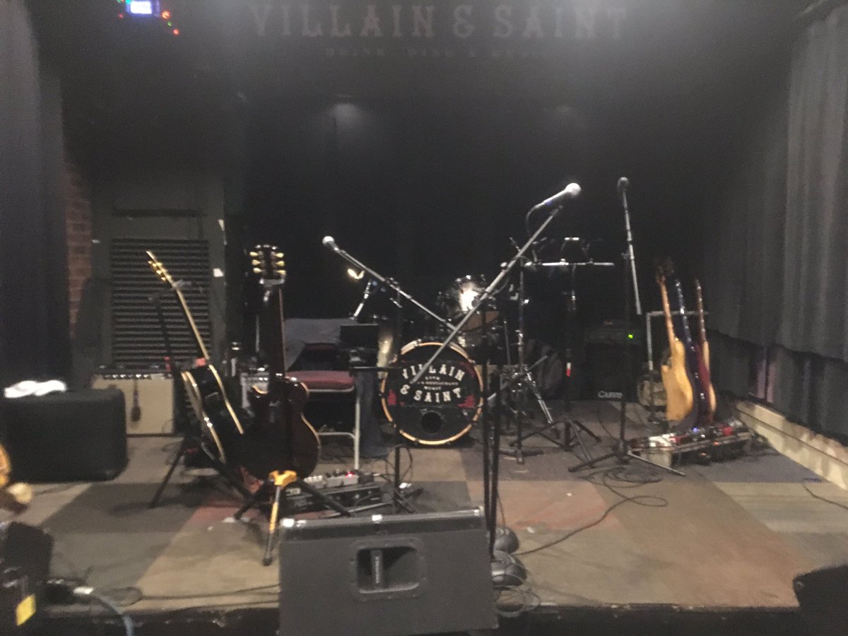 ladybassmusic's tweet photo. Tonight’s office; got the Spector Euro6LX in tow and Walnut (the DIY fretless) in tow for tonight’s event. “Whiskey And You” - with Ashleigh Chevalier, Ted Feldman, and a whole cast of characters. 😉 #spector #spectorbasses #ghs #ghsstrings https://t.co/pmrxycgQXu