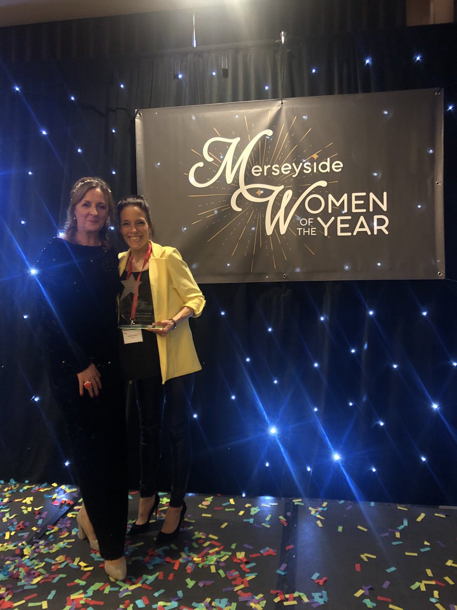 PkldThisisme's tweet photo. @Sparkles611 thank you so much for sponsoring the ‘Woman of Courage’ award @MWOTY you are such beautiful people x https://t.co/1zI46iLKGO