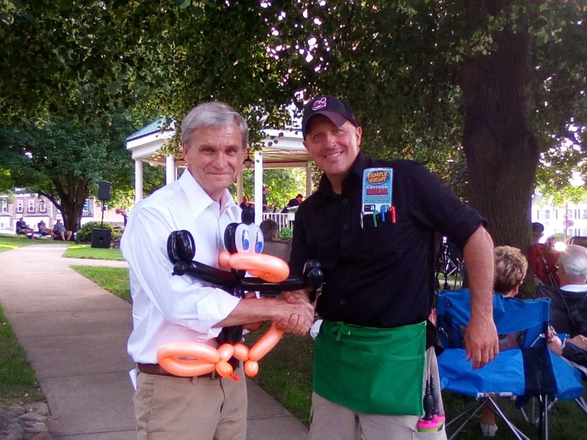 balloonninjacle's tweet photo. #downtowncle walnut wednesday family fun https://t.co/evPz4TXphv