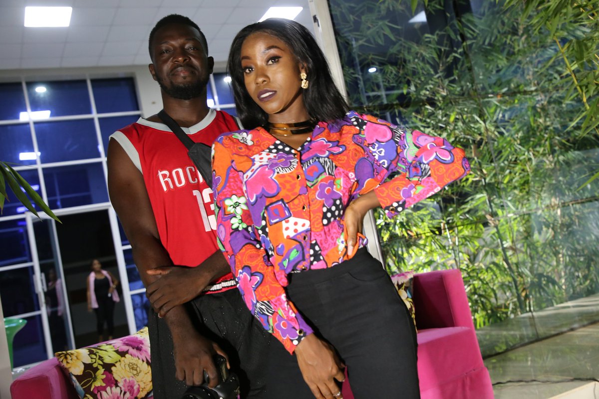 Repost <a href="/Ralyciaofficiel/">Ralycia</a> 
--------
Voici le maestro derrière le clip "Toi et moi" : Kofi ASSIAMOUA, magicien de la caméra et au montage. Il est  réalisateur et patron de <a href="/famouspeopleoff/">Famous people</a> 
Le clip est toujours disponible sur YouTube 👇🏽
youtu.be/b5A64fA5Nl8
#ralycia