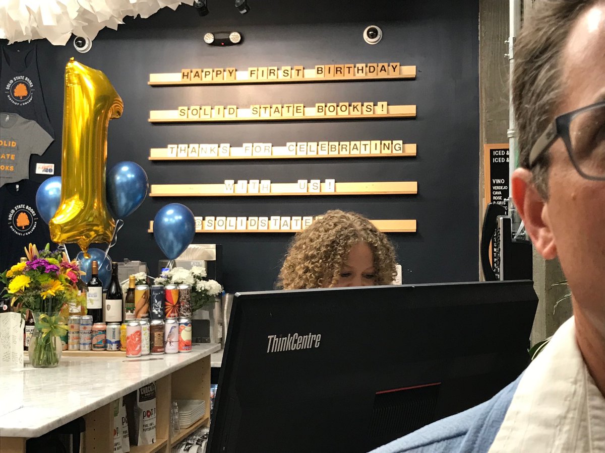 RobertMaction's tweet photo. Iโm standupping at #solidstatebooks in #HStreet. https://t.co/LTQyUo27k3 https://t.co/vZ6iNIf2dG