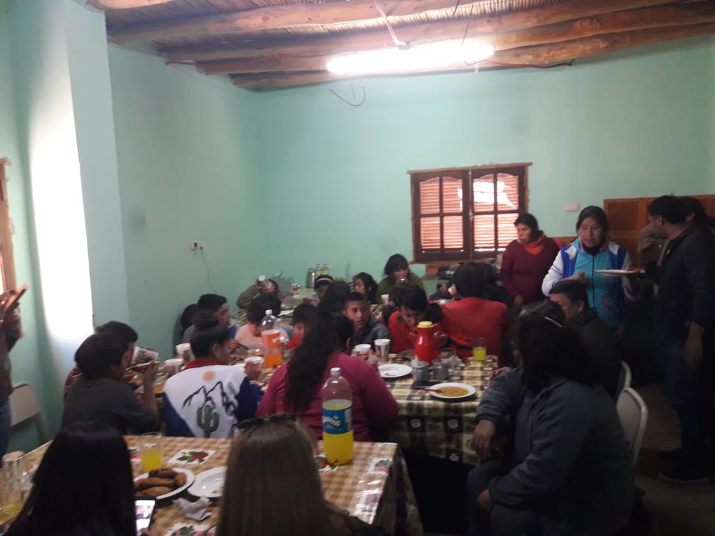 Rotary4815's tweet photo. Misión solidaria  del #RotaryClubSanFernando en la puna Catamarqueña. Acompañados  por los amigos  del #RotaryClubTinogasta que nos recibieron  con los brazos abiertos  en su casa. https://t.co/EpUNH34Hq5